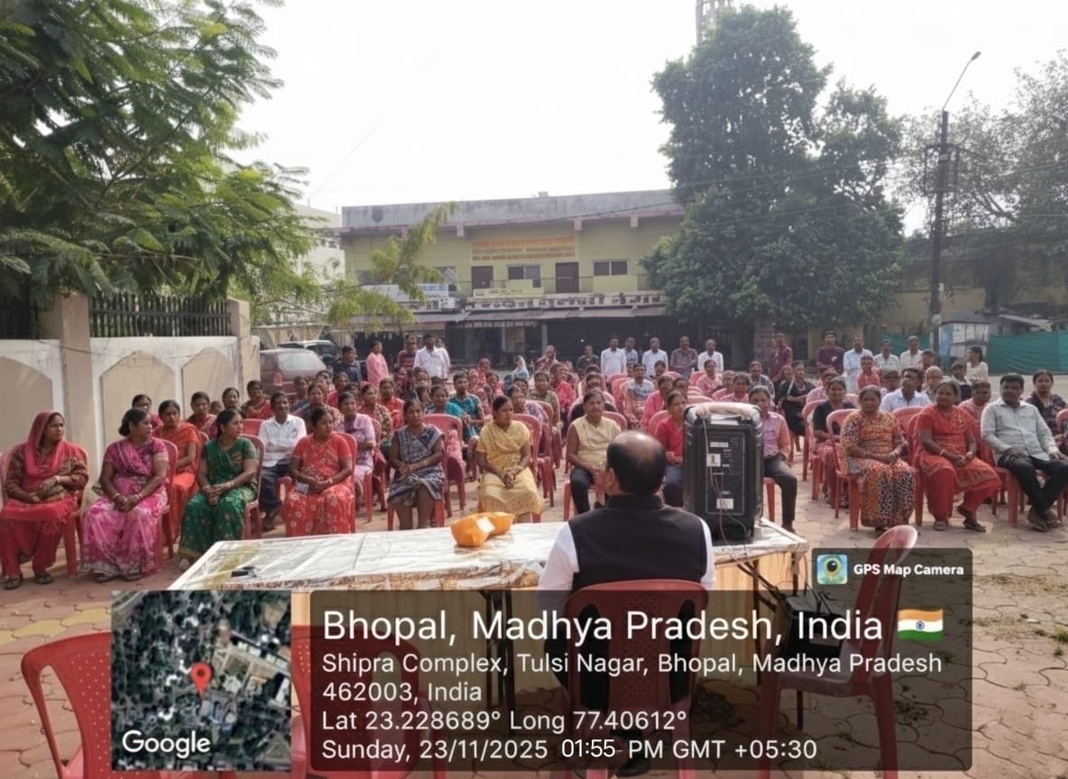 JSTomarAAP's tweet image. आम आदमी पार्टी द्वारा जारी मध्य प्रदेश जोड़ो अभियान के तहत वरिष्ठ पार्टी नेता एस पी सिंह द्वारा सेकेंड स्टाफ चक्की चौराहा भोपाल में की गई जनसभा। 
गत दिनों शुरू हुए मध्य प्रदेश जोड़ो अभियान के तहत आयोजित सभाओं की श्रृंखला में ये थी प्रदेश में 64वीं जनसभा। @ArvindKejriwal…