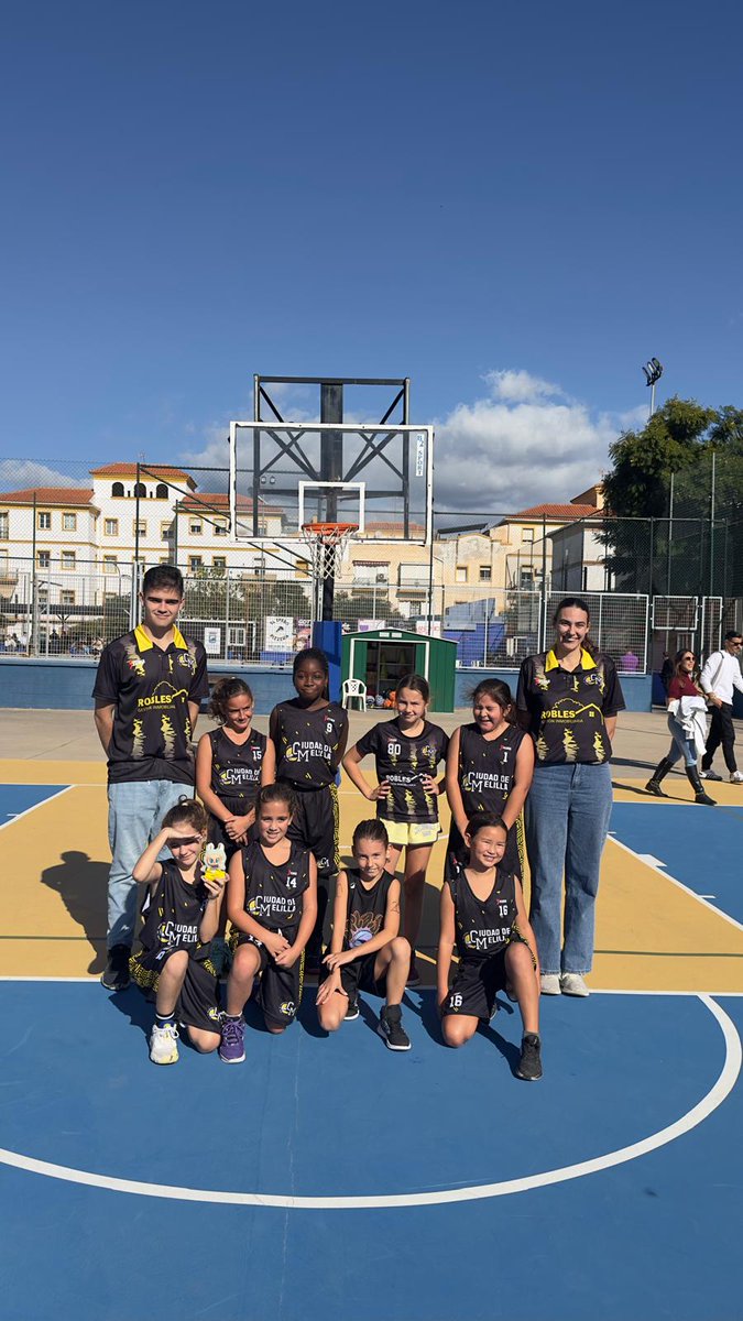Buen debut del PREMINIFEM en la Liga <a href="/FAB_Malaga/">FAB Málaga</a> #Valorcesto 🆚️ <a href="/BasketOLIVOS/">Basket Los Olivos</a> 
#SomosBaloncesto🖤💛