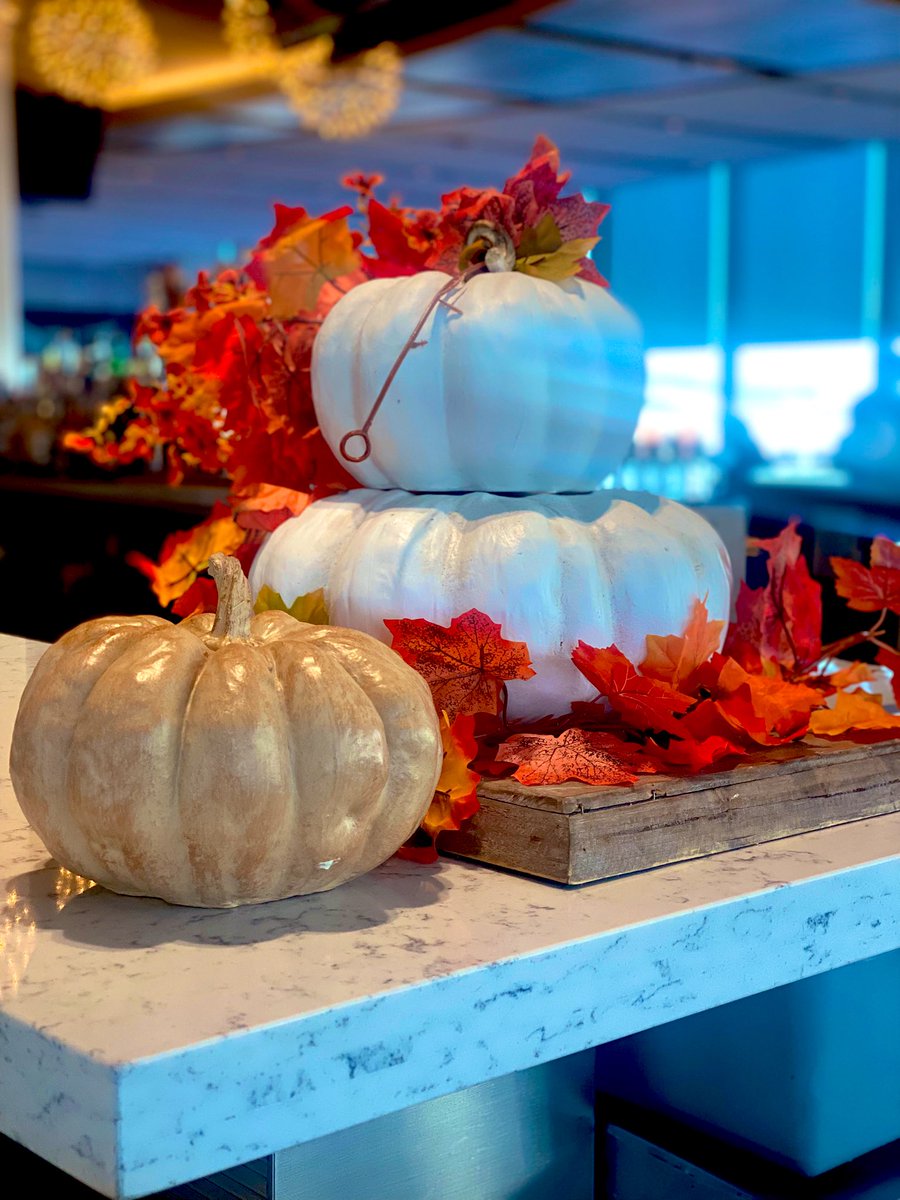 wendellsab's tweet photo. It’s that time of year in the Club @united @flyLAXairport https://t.co/VHvLuThMLS