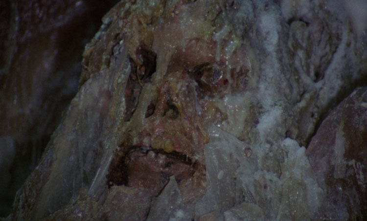 #filmtwitter #films 📽️ #SundayAfternoon 🍿☕️

Horror Express | 1972
w/ Christopher Lee, Peter Cushing 

I love films with trains, they're always good fun, especially when Christopher Lee digs up an alien life form trapped inside a two-million-year-old ape/man fossil. wtf. 🤭