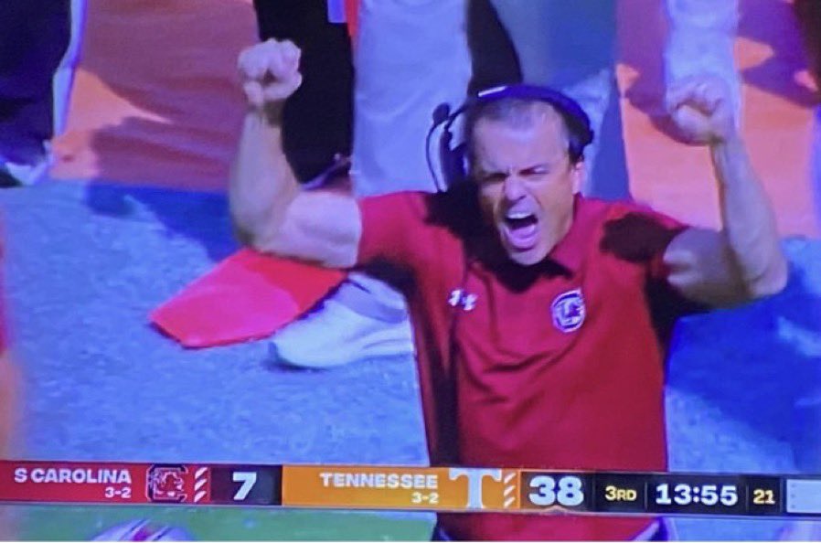 ZeroContextVols's tweet photo. Who did it better? https://t.co/pF2bA6bYXf