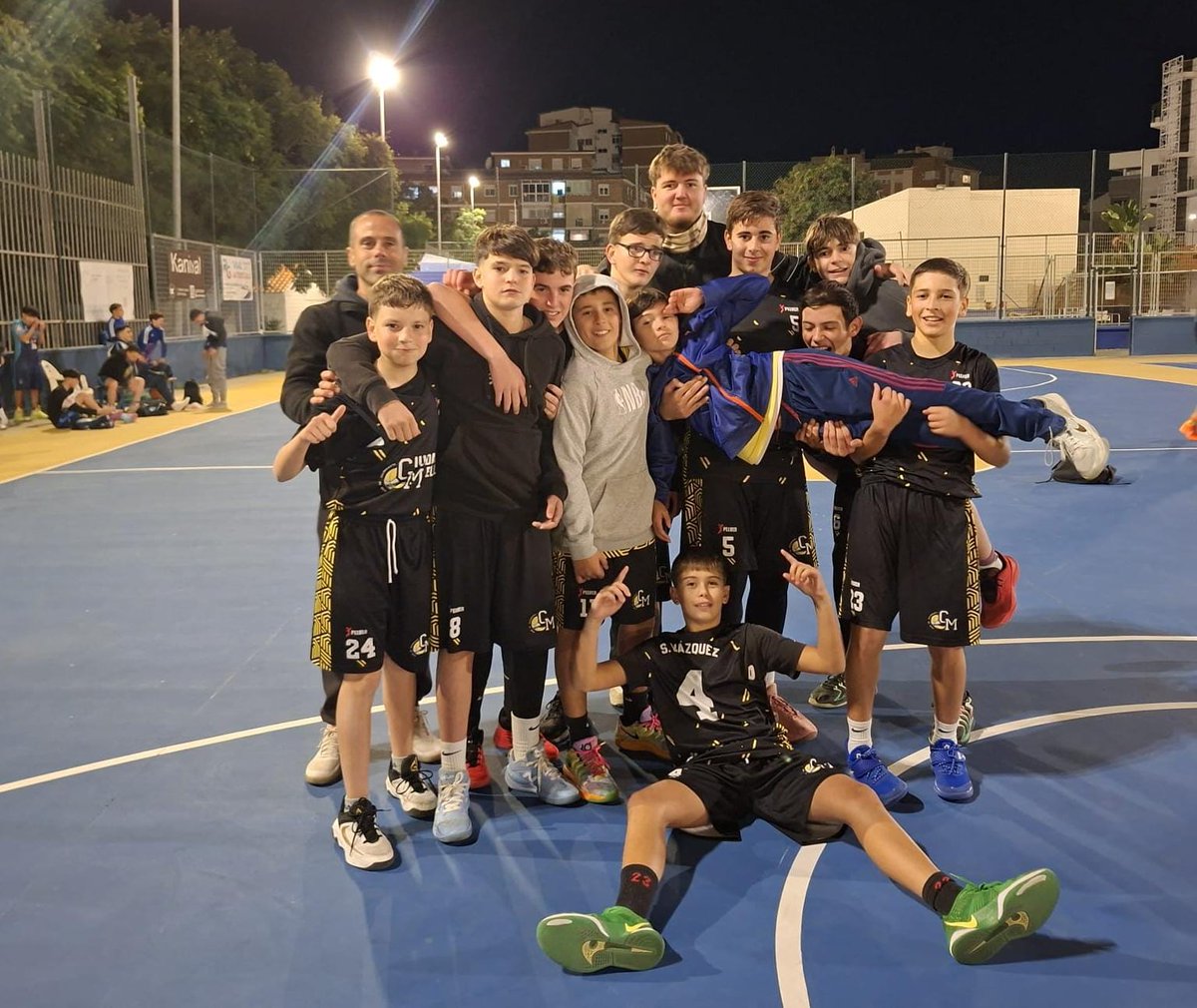 Dura derrota del CADMASC'11 🆚️ <a href="/AdesaMalaga/">Adesa Málaga</a> (3️⃣7️⃣-5️⃣6️⃣) en Liga <a href="/FAB_Malaga/">FAB Málaga</a> ante un rival directo
#SomosBaloncesto🖤💛