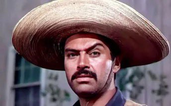 Que ganas de ser Pedro Armendáriz para andar todo el día con la ceja levantada