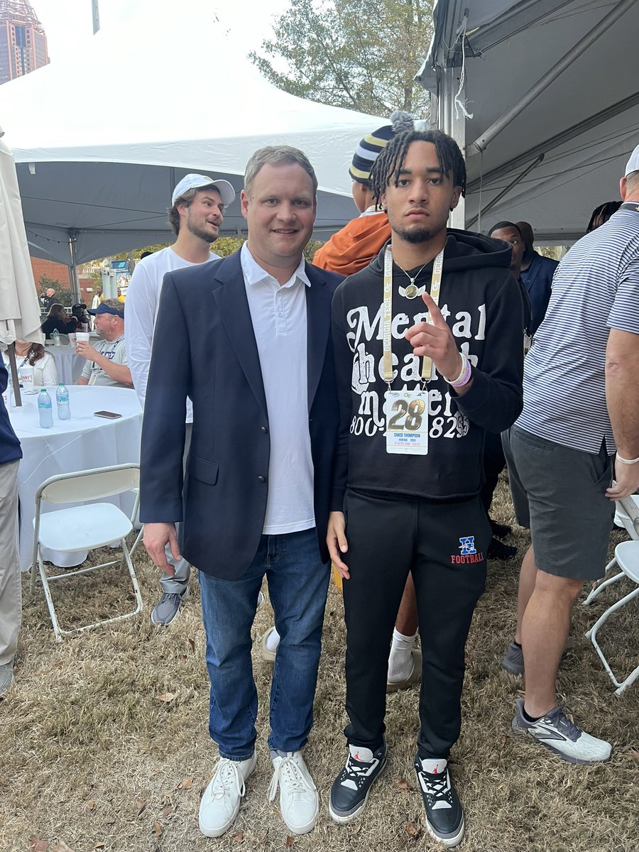 13ChaseThompson's tweet image. What a way to spend my Saturday night at  @GeorgiaTechFB !! Environment was great and i’m looking forward to coming back out #StingEm 🐝

@CoachTMcKnight @CodyCollinsGT 
@HeritageAD5 @RecruitGeorgia