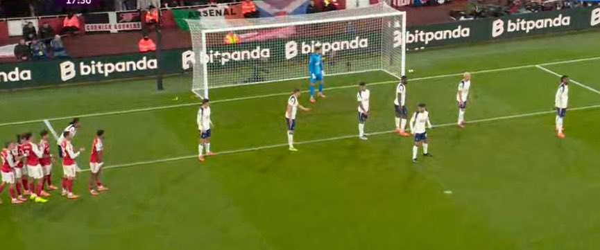 아니 이지랄 하고있는데 너넨 이게 수상하지 않냐...?