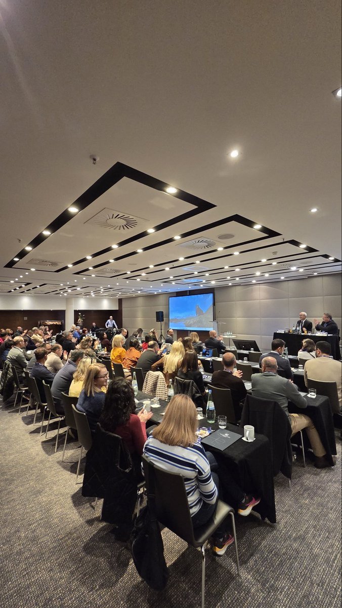 Türkiye Milli Pediatri Derneği &amp; Hırvatistan Pediatri Derneği Ortak Toplantısı olan "Beslenmede Bilim Akademisi" toplantısı