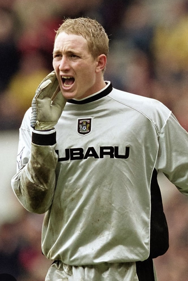 ChrisKirkland43's tweet image. Please RETWEET Fans of @Coventry_City my book “KEEPING IT QUIET” is out now ,stories from my time at the Sky blues from the youth team to the first team it’s all in here plus my career,family,friends,my struggles with Pain Killer Addiction and Anxiety plus what I do now ,and…