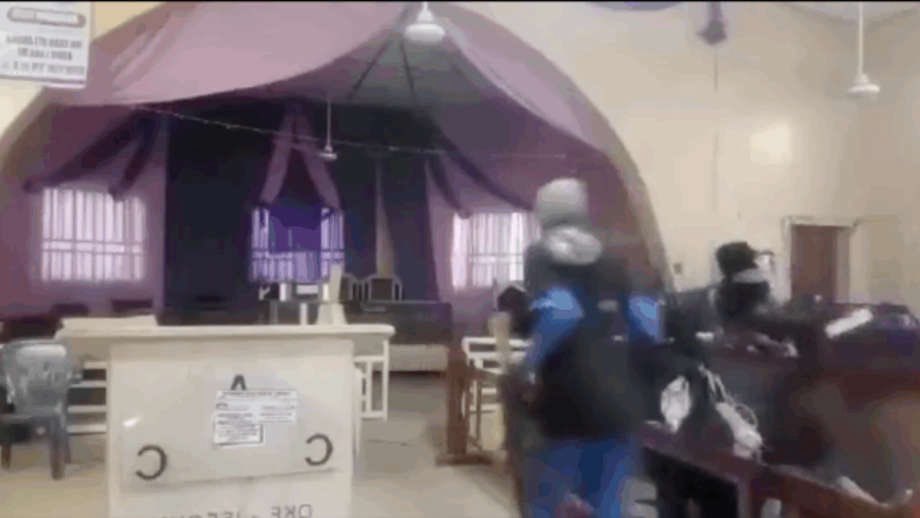 whitenigerian's tweet photo. Breaking News: 38 Abducted Worshippers Of Kwara Church Regain Freedom. https://t.co/n4qMF2za6S
