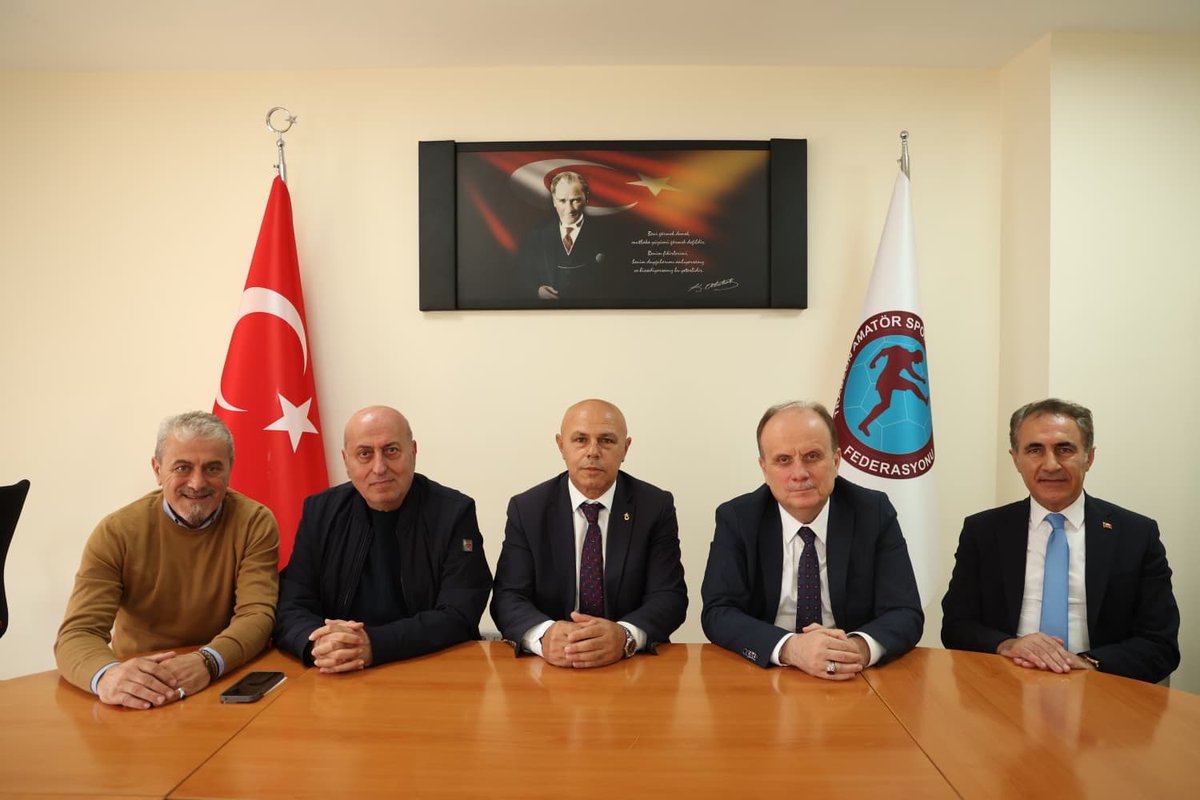 Uzun aradan sonra yerel yönetimler toplantımız için geldiğim Trabzon’da ⁦<a href="/ASKFTrabzon/">ASKF Trabzon</a>⁩ ziyaret ederek ⁦⁩ Beşikdüzü Belediye Başkanı seçilen önceki başkan sevgili dostum ⁦<a href="/cahiterdem61/">Cahit Erdem</a>⁩ ile Askf’mizin yeni başkanı Zeki Kurt kardeşimi kutladım