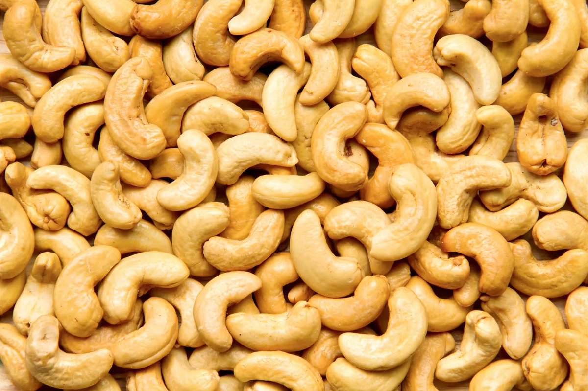 bluewaverider46's tweet photo. Today is #NationalCashewDay
I hope you have a wonderful day 💙😎✌️ https://t.co/COXQRbxC9V