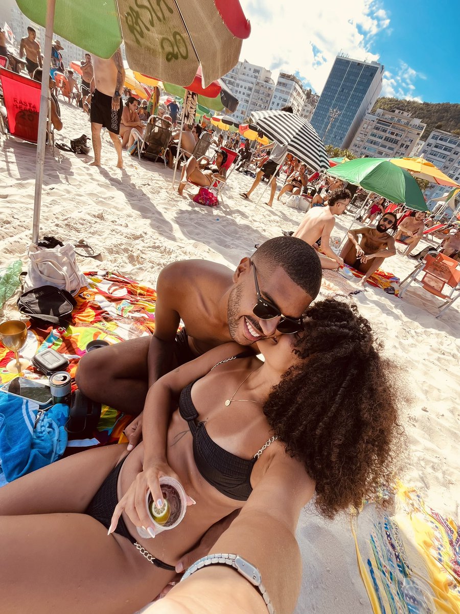 nos conhecemos: 📍casa dele 
primeiro date:📍bar do sabão 
primeira viagem de casal: 📍rj