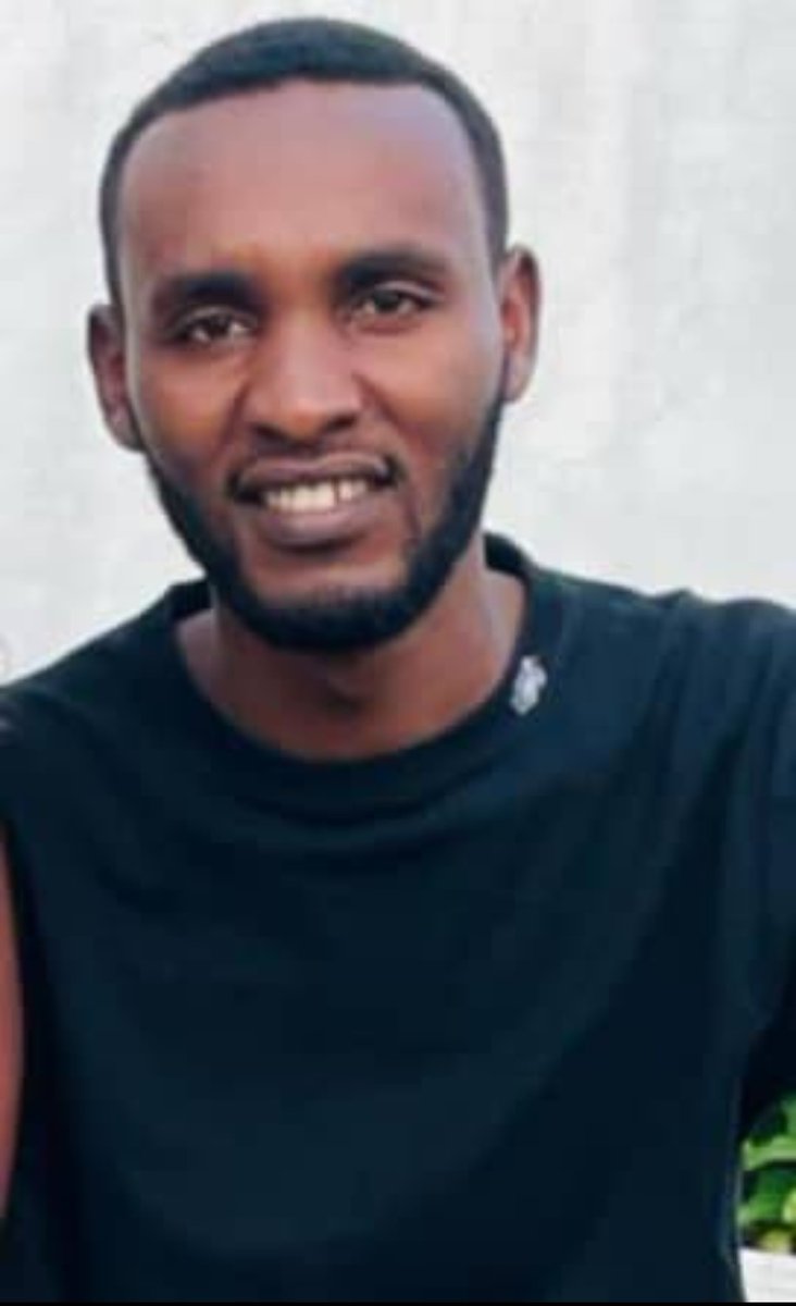🚨ALERTE DISPARITION
Yves Irakoze,27 ans,originaire de Muyinga et employé du restaurant Chez Béa(Kinindo),est introuvable depuis vendredi 21/11 à 17h après avoir répondu à un appel. Sa localisation téléphonique a conduit près de la cathédrale Regina Mundi,non loin du siège du SNR