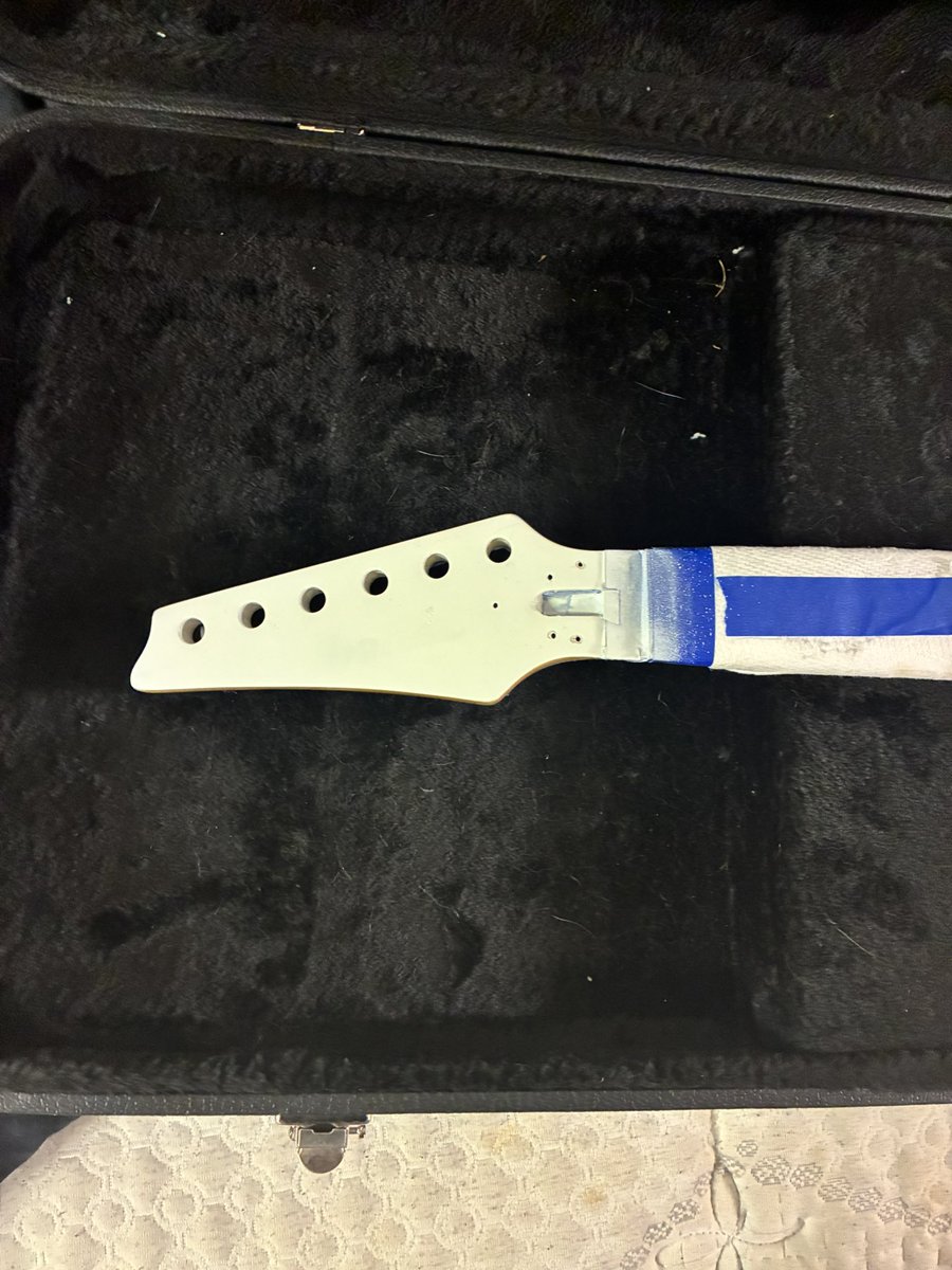 CountAdrianT's tweet image. When you don’t have the money and the weather is to cold for your local guitar painter is closed for the season why not use the knowledge you have from painting models for the last 27 years and do it yourself I mean why not refurb a rare left hand Jem pro!