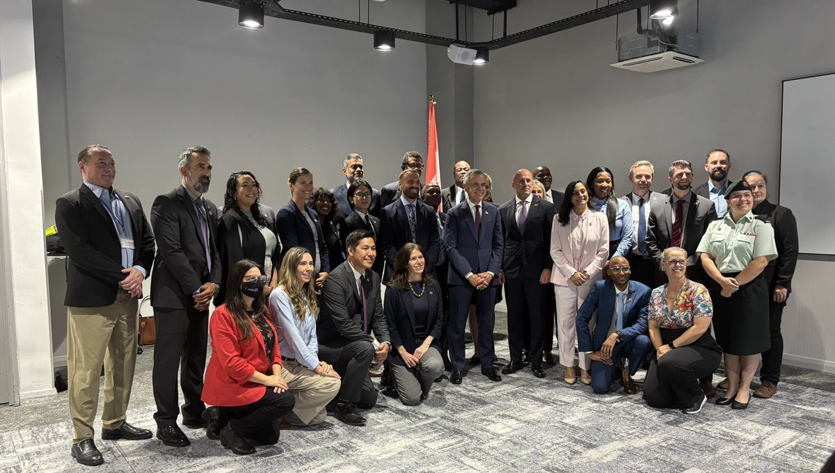 Canada is fortunate to have dedicated staff like the ones at the High Commission of Canada in South Africa, whose hard work and professionalism help strengthen our partnerships, advance our priorities. Thank you for helping make this #G20 so successful.