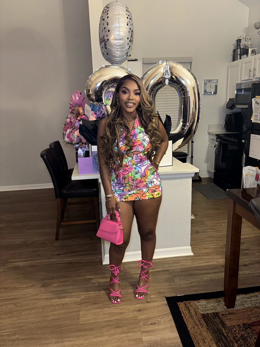 VibeWith_LO's tweet photo. I make 30 look GREAT!! Happy Birthday to meeeee🎉♏️😍😍😍😍😍😍 https://t.co/4DdLX9kc2j