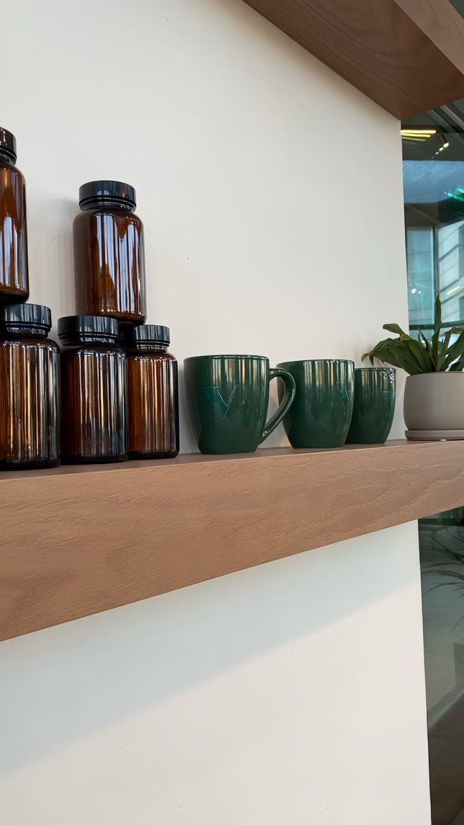 « و ا ا ا ن  عذربوك الأوادمّ  / خل صدرك وسيع 
  ماعذرب عناقيد العنب غيـر الذي — ماطالهَا »