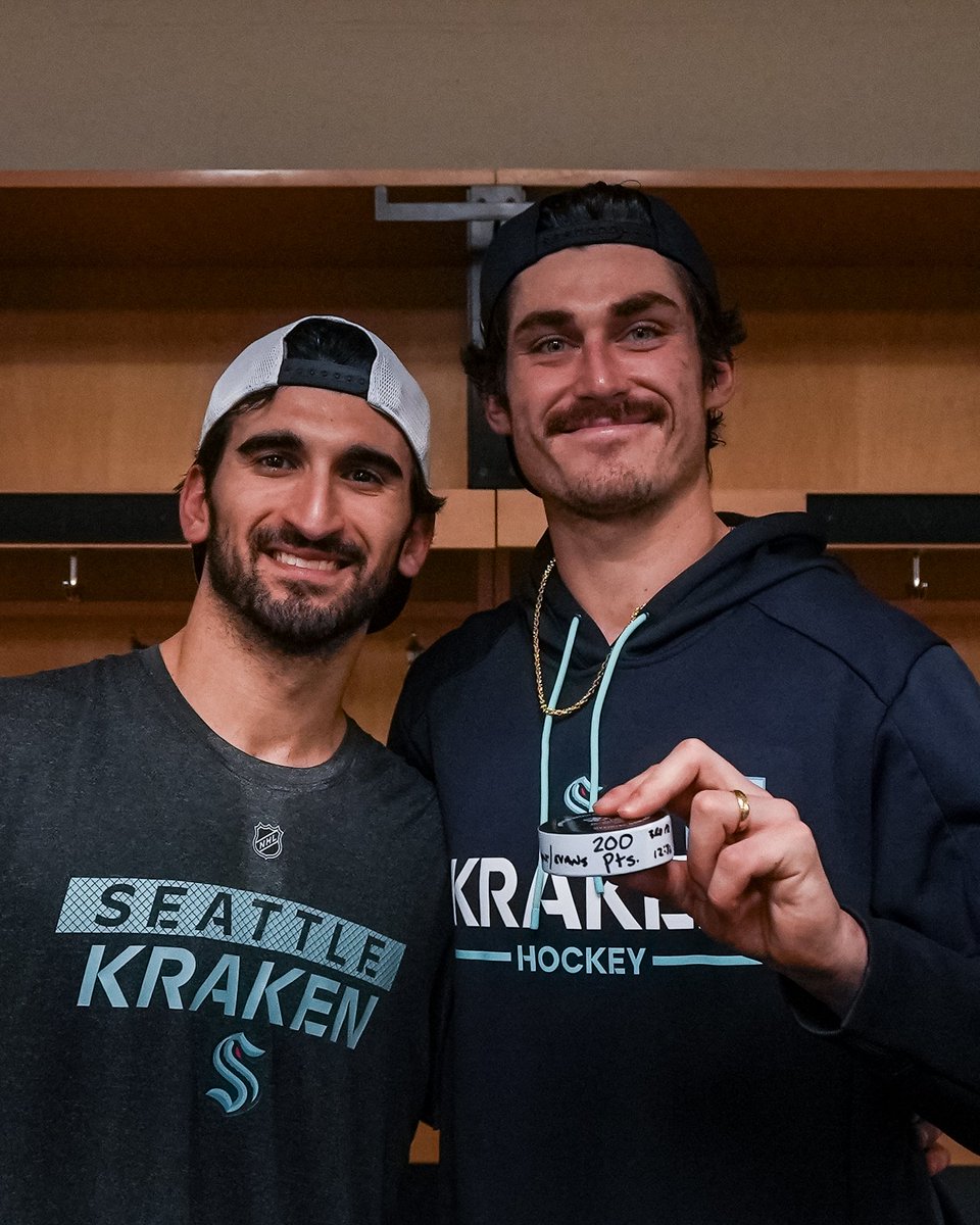 Milestones are better with friends 🫂

With an assist on Matty Beniers' game-tying goal last night in Pittsburgh, Mason Marchment hit 2️⃣0️⃣0️⃣ <a href="/NHL/">NHL</a> points! Congrats, Mush!