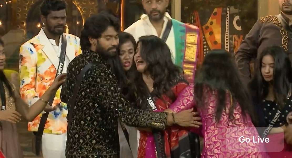 dollybiblio's tweet photo. Prajin to vikkals : 2mins door thirakren un pondati kootitu வா

Bb to prajin : 2 mins veliya poitu vaa un pondaati epd kadharuranu paaru 

Lol 

#BiggBossTamil9 #BiggBossTamil https://t.co/e8vqL9clHH