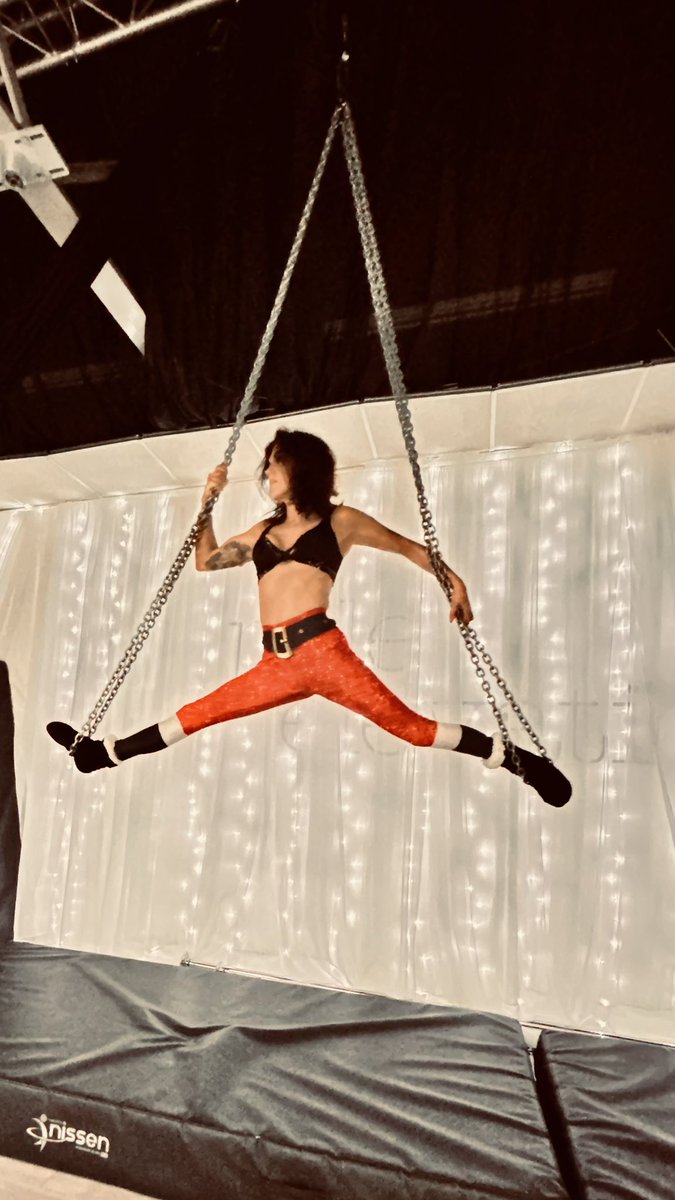 In today’s non barristerial non 50 plus thing to do … chains! Bloody awesome