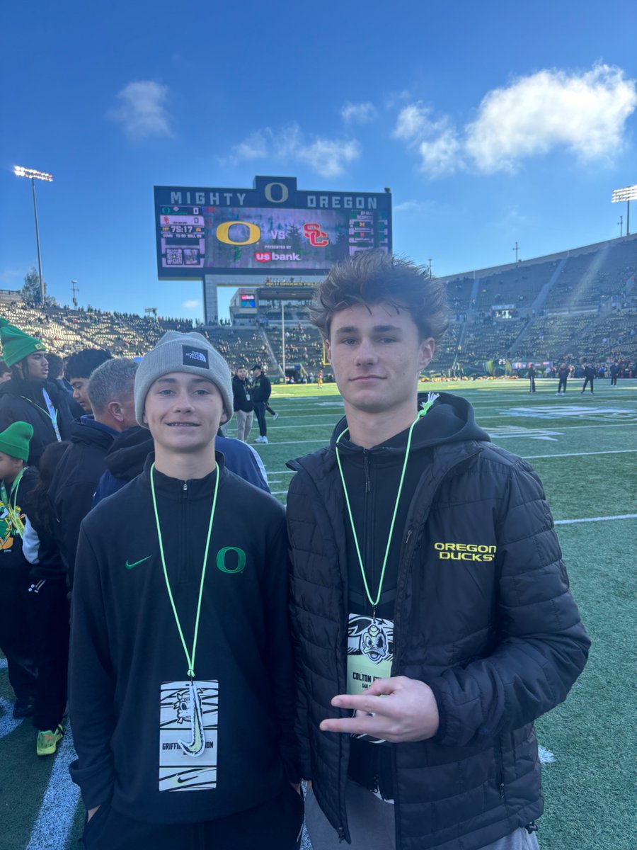 ColtonFitz2028's tweet image. Had a great time visiting the University of Oregon and watching the game, Thank you @CoachJackSmith and @RossDoug21 for making this possible, also big thanks to @oregonfootball for the hospitality.
#SCODUCKS