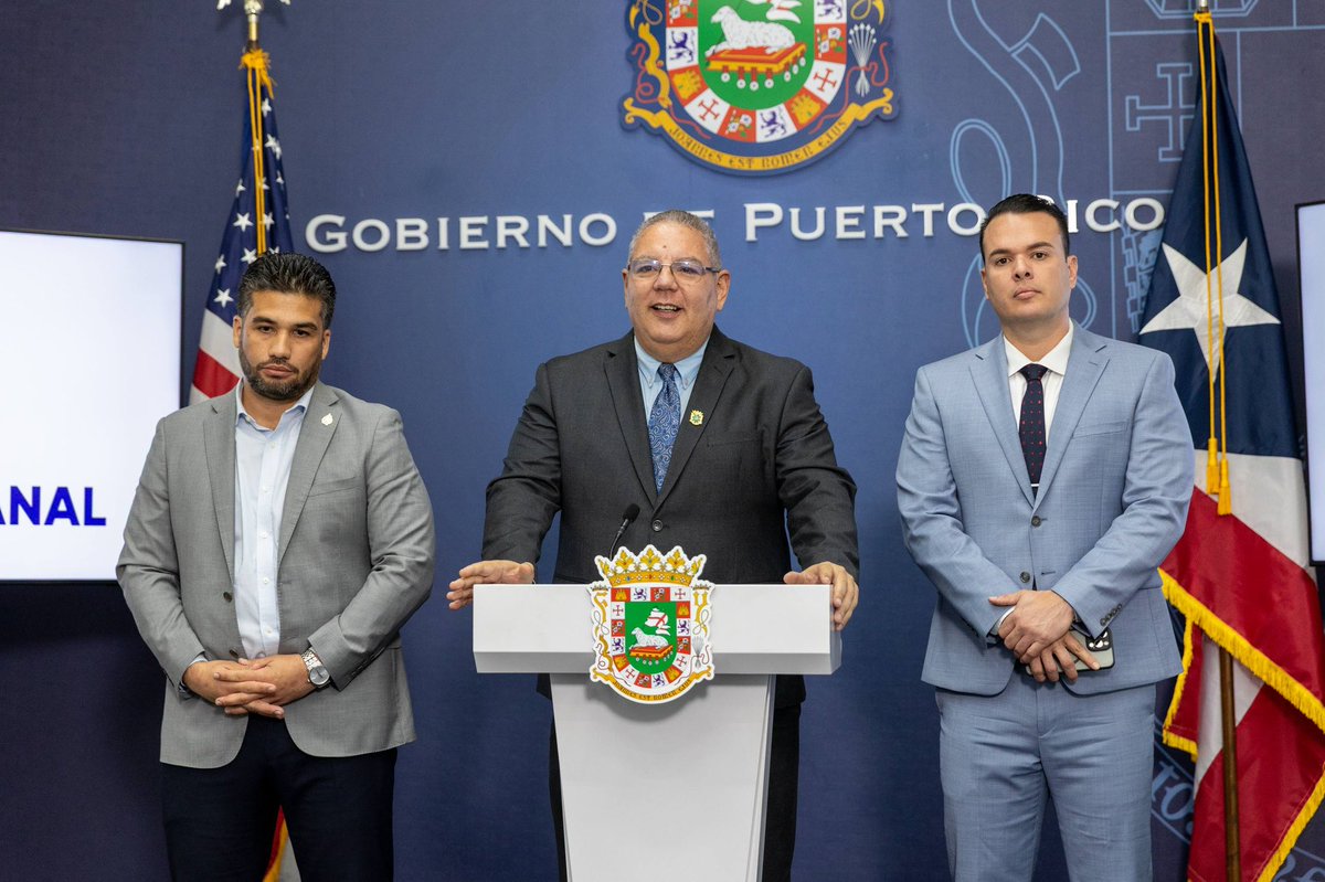 gobiernodepr's tweet image. Esta semana, la gobernadora @Jenniffer González Colón presentó iniciativas e inversiones que impulsan infraestructura, seguridad, energía, turismo y apoyo social en la isla. Jefes de agencia ofrecieron un resumen de los logros alcanzados.