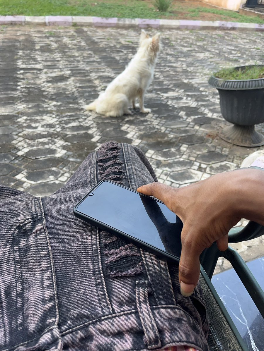 420milly's tweet image. “why are you sulking all day bro”

‘idk I need to smöke bro’🤦‍♂️