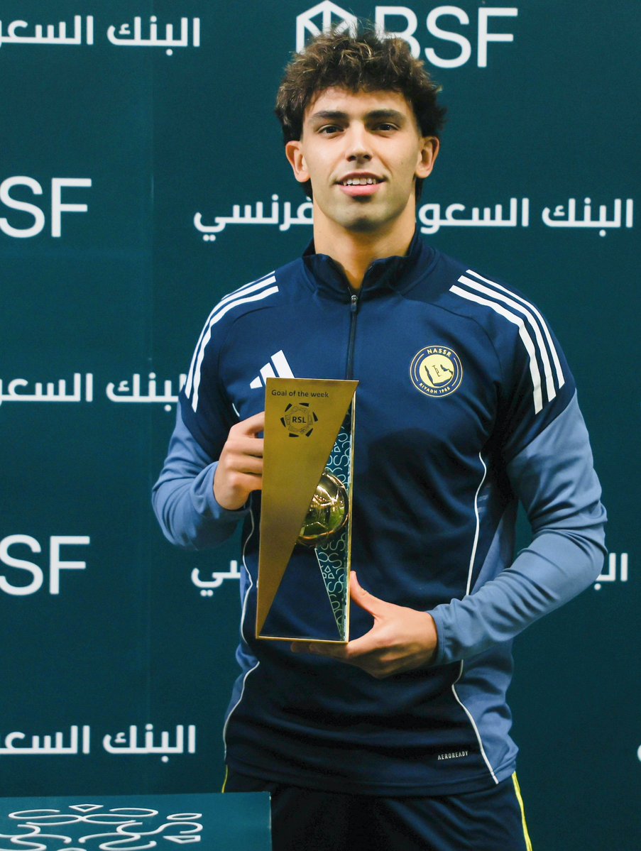 بعد أن حقّقها ثلاث مرّات في ثمانية جولات 🤩
جواو فيليكس يستلم جائزة الهدف الأفضل في الجولة بنسختها الاستثنائية الذهبية 🥇