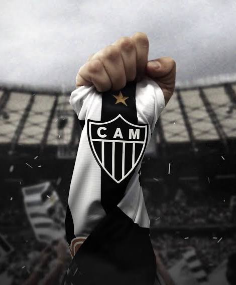 jlopescancado's tweet photo. Há alguns meses, pela segunda vez, fui procurado por uma pessoa ligada ao Atlético pedindo apoio, união em torno do time, dizendo que a diretoria estava se esforçando e pedindo que eu evitasse críticas nas redes para não inflamar a torcida. Imagino que, assim como eu, muitos atleticanos fizeram o possível para apoiar e segurar a crítica. Eu praticamente silenciei minhas redes para me conter, acreditando nessa união em prol de salvar 2025.

Mas o vexame de ontem desmonta qualquer narrativa.

Eu sou atleticano. Eu amo o Clube Atlético Mineiro. E amor não é feito só de apoio e dedicação. Amor também é cobrança, é indignação, é exigir respeito.

Chegou a hora de quem vive, sofre e respira o Galo se unir de verdade. Continuar apoiando, sim. Mas, sobretudo, cobrar mudanças reais, profundas e imediatas.

O Atlético não pode ser tratado só como brinquedo de bilionário. O Atlético é patrimônio de milhões de atleticanos. Ele faz parte de quem eu sou, da minha história, da minha essência. E da essência de tanta gente espalhada pelo mundo.

Está na hora de agir.

VAMOS RESGATAR O ATLÉTICO. 🐓🖤💥