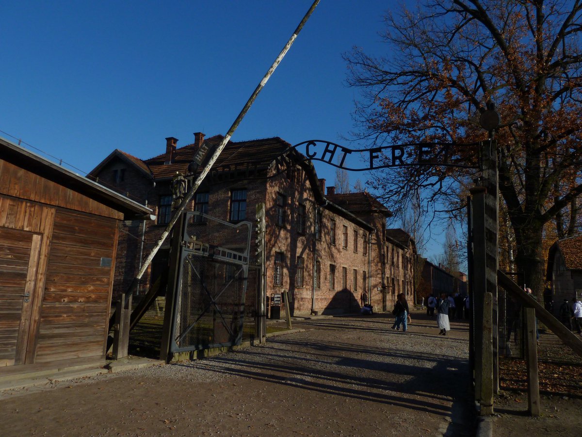 aliencolombo's tweet image. finzinho de semana na Polônia