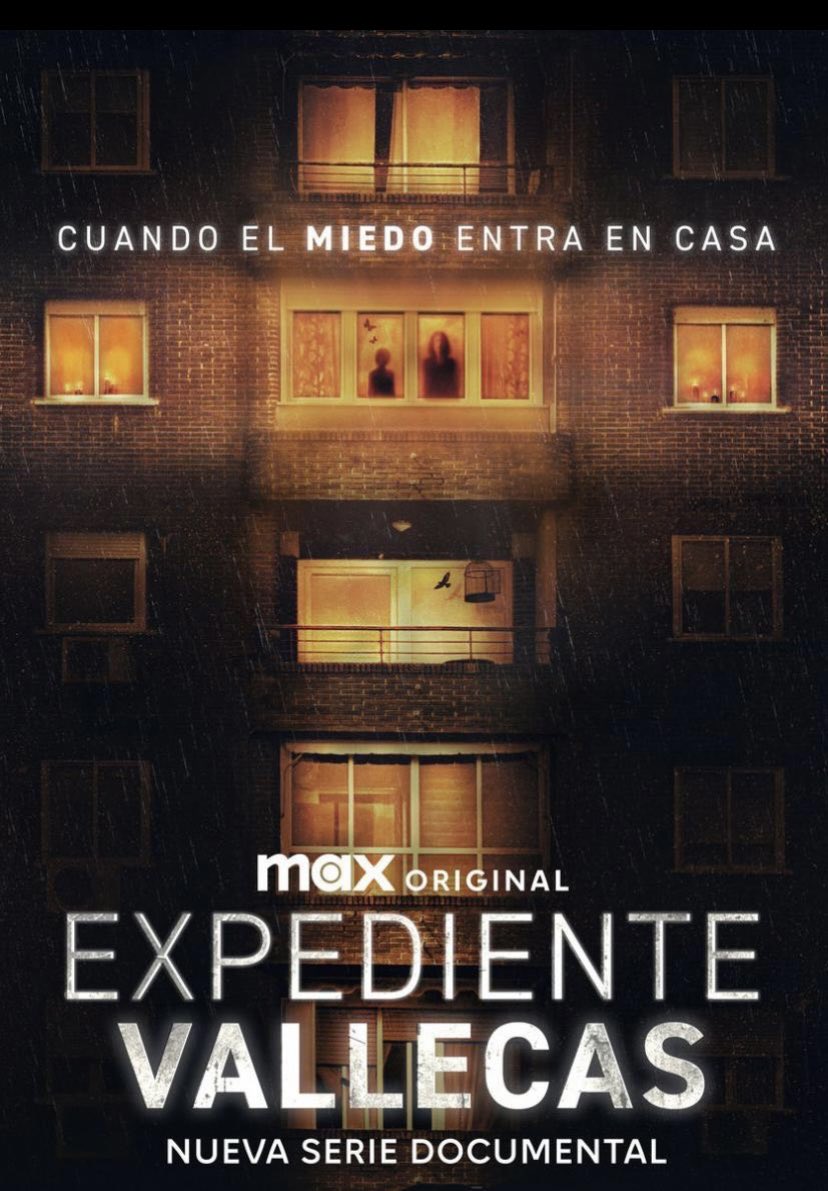 #ExpedienteVallecas El tercer ep es demoledor. Esos hijos que no quieren ver a su madre. Un sensacional poltergeist que pasa a ser una broma nacional televisada a unos hijos que confiesan las mentiras tras la ignorancia y el narcisismo. Y por el medio la Verónica de Paco Plaza.