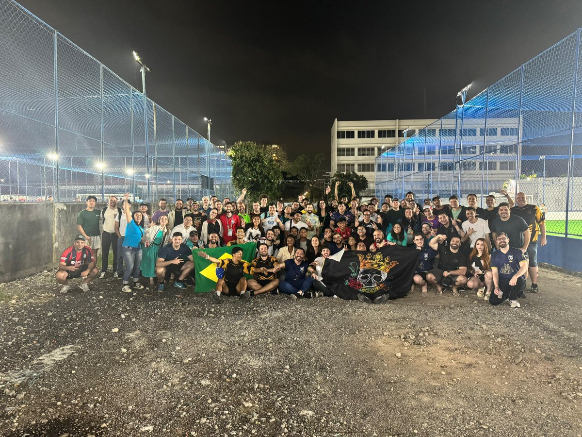 This is what we call community! Great people from all over the world united by a hobby <a href="/PokemonGoApp/">Pokémon GO</a> <a href="/PokemonGOptBR/">Pokémon GO BR</a>