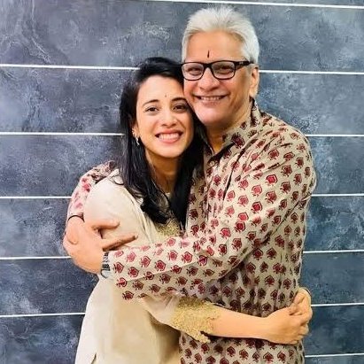 newsbite_in's tweet image. 💔 Smriti Mandhana puts family first—wedding to Palash Muchhal postponed after father Shrinivas suffers heart attack