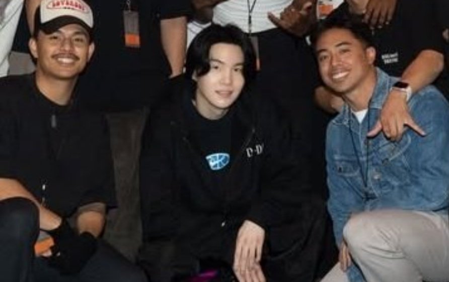 Bangtan7_Stream's tweet image. ATLEAST WE GOT YOONGI UPDATE 😭😭

🖇️: instagram.com/p/DRYqgzTkXnW/…