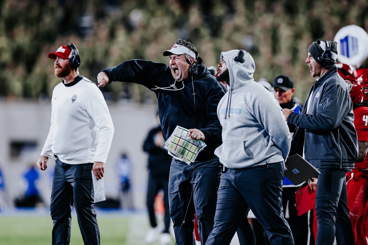 UNMLoboFB's tweet image. What a moment in the 4th quarter‼️👏🗣️

#GoLobos | 🐺⬆️