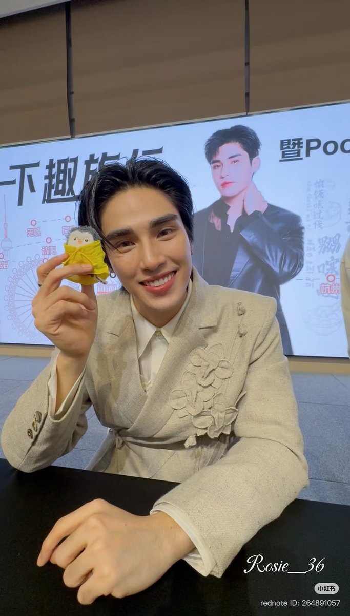 Masheall99's tweet image. 😭😭🤏🏻
FAN SIGNING EVENT WITH POOM
#Poom1stFansignatNingbo 
#poompps