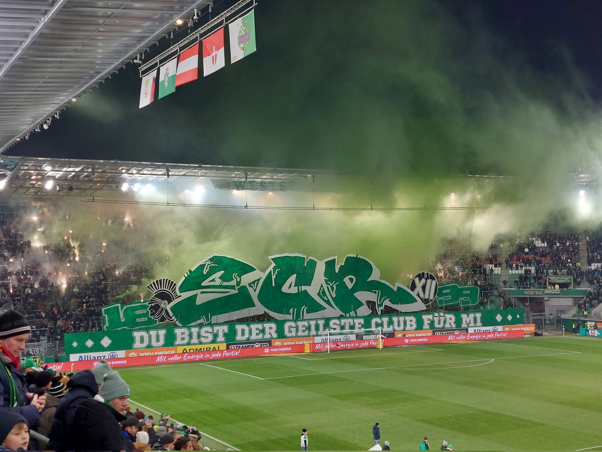 G6dIg4pWQAAp89X?format=jpg&name=large