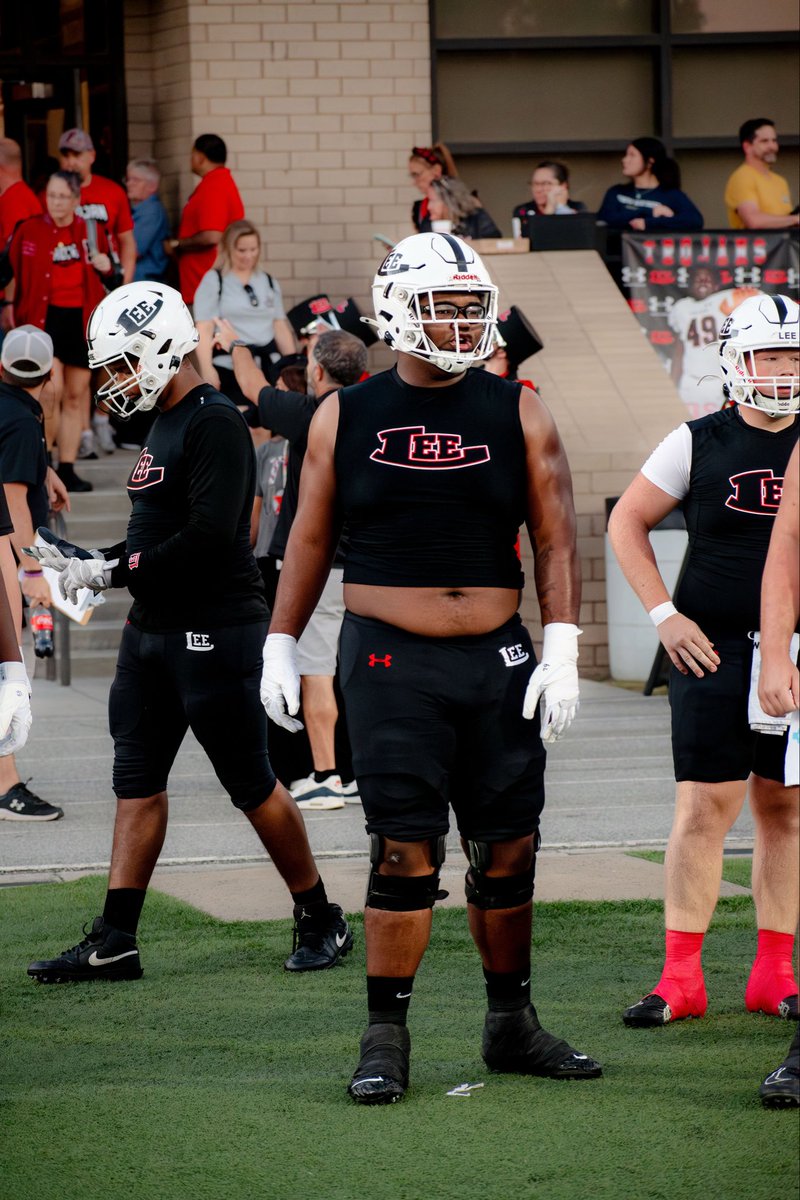 shavezz_dixon's tweet image. JUNIOR SEASON HIGHLIGHTS🐗
6’4 322
600+ Snaps played 1 SACK ALLOWED
SMART &amp;amp; PHYSICAL 

FILM 🎥 - hudl.com/v/2SP4pD

@ChadSimmons_ @adamgorney @On3Keith  @247recruiting @On3sports
@RecruitGeorgia @247Hudson @TheUCReport @JeremyO_Johnson  @rockerlee229 
@CoaCalebBHall