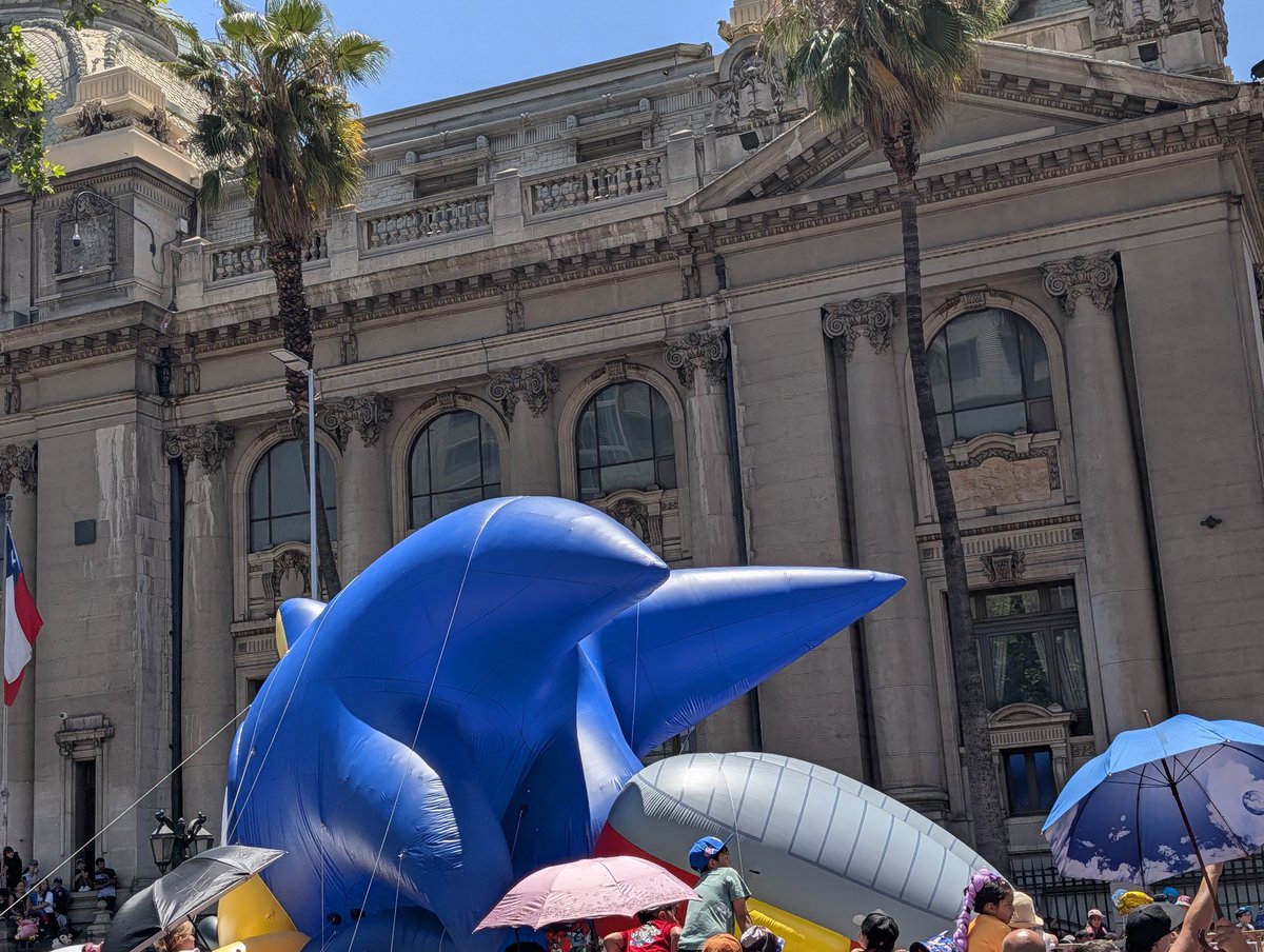 ham_sonic's tweet image. Nooo he got popped by a light pole 😭👍😭😭😭