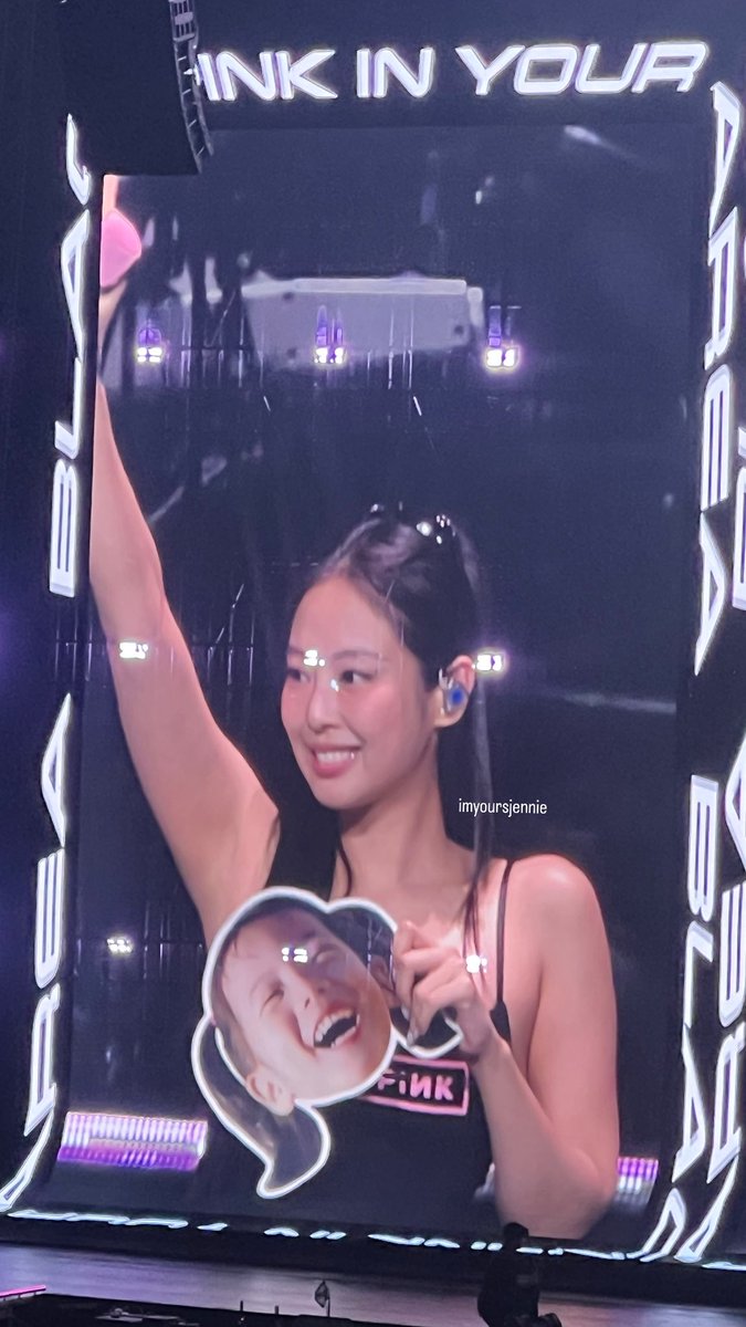imyoursjennie's tweet photo. AMOY BABY POWDER YUNG KILI KILI https://t.co/RvJlPvuy2A