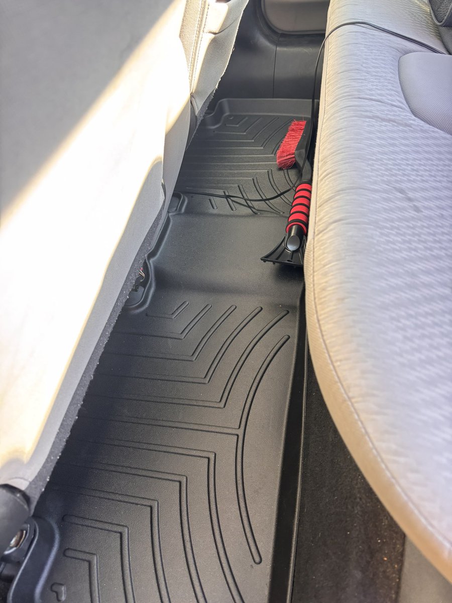 Thorntonk_25's tweet image. Thank you @weathertech for the new floormatsAs you can see they’re coming quite in handy! 

#2015hondacivic #sedanfloormats #honda