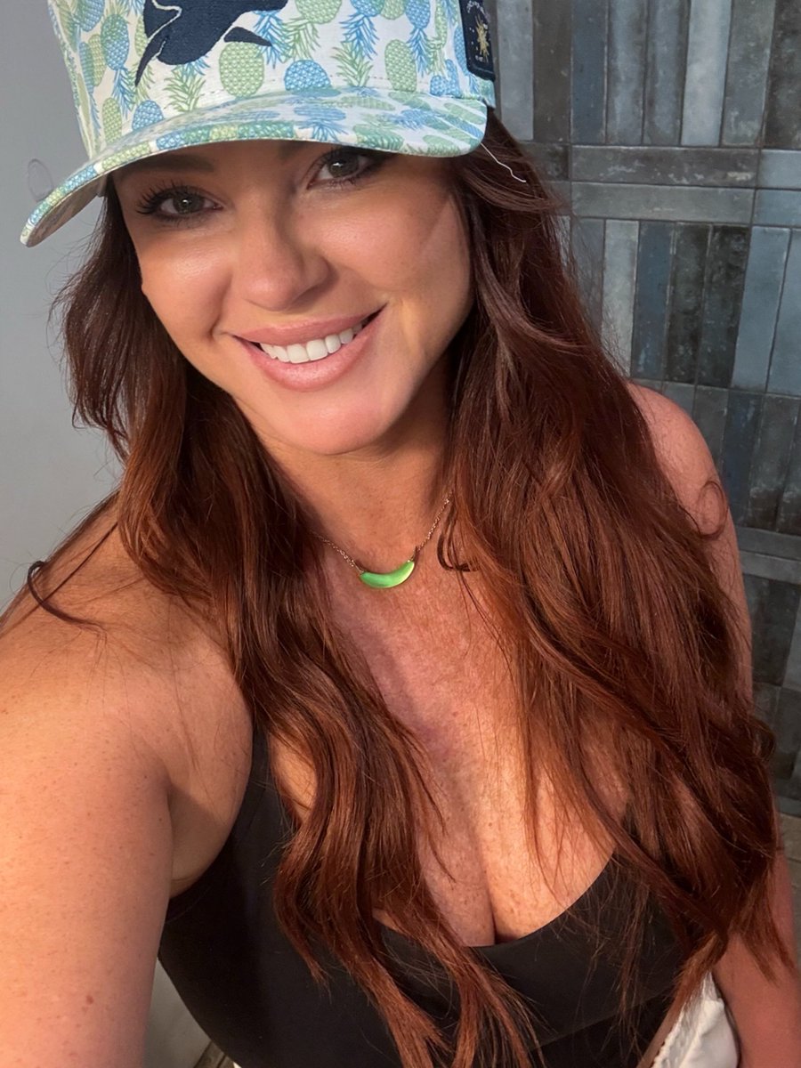 You asked for better, that's why things are clearing out.
Welcome the change and be open to new beginnings.
YOUR TIME IS NOW.
$lindy