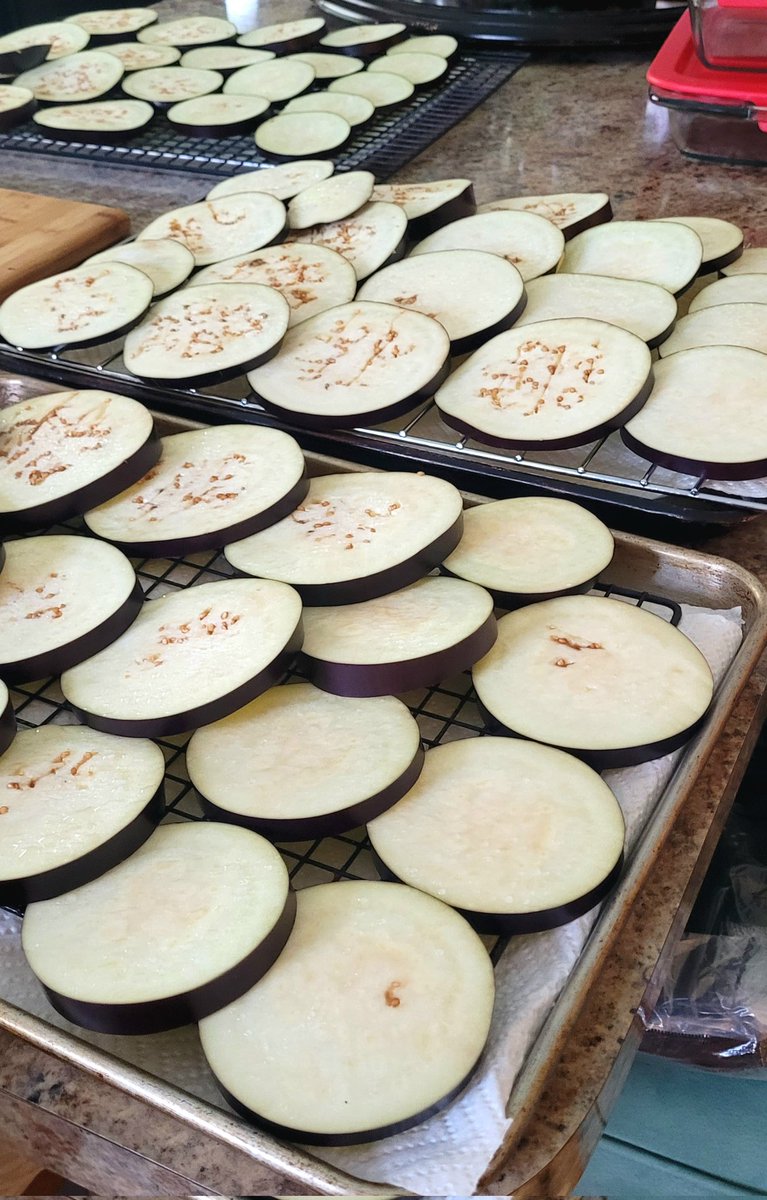 Eggplant 🍆 🍠 forever preparing for Friendsgiving