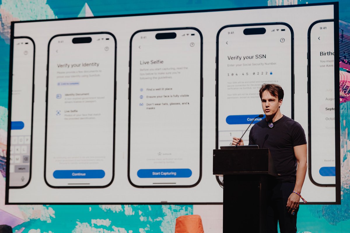 EFDevconnect에서 Aave 앱을 발표하는 Mario