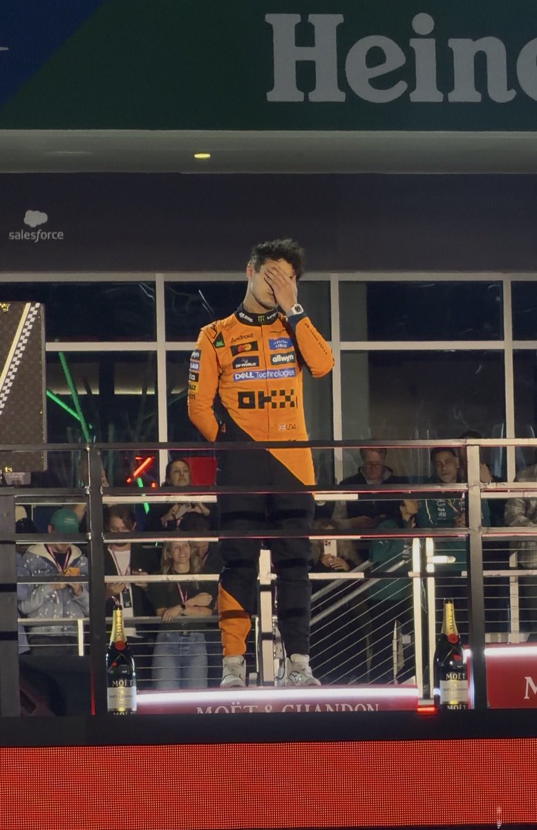 ln4nation's tweet image. He knew the whole time didn’t he… 

This is a ss from my podium video..