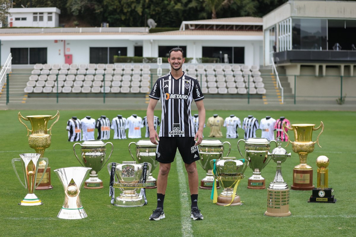 Arcebispo13's tweet image. Zagueiro que tem moral PRA CONVERSAR com a massa do Galo

@Atletico