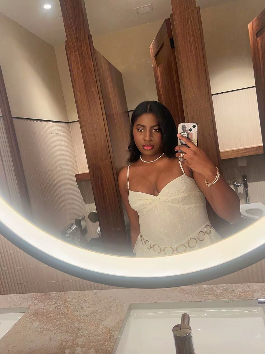 all4th3plot's tweet photo. hello gorgeous!!! https://t.co/rqy4y2yAxx