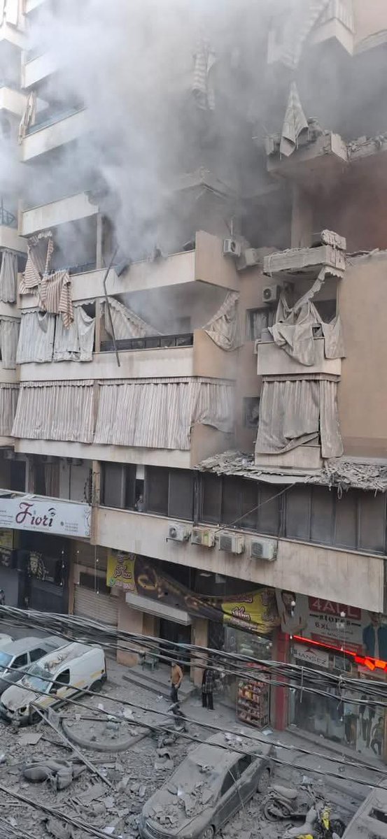 هنيئََا لمن التحق، إذ أدّى تكليفه وفاز
وهنيئََا لمن بقي، حيث يكمل الطريق
مسيرتنا لا يوقفها الدم، بل يوقدها
أمرنا أمر القيادة
وكلّنا بعين مولاتنا الزهراء سلام اللّه عليها
#لبنان