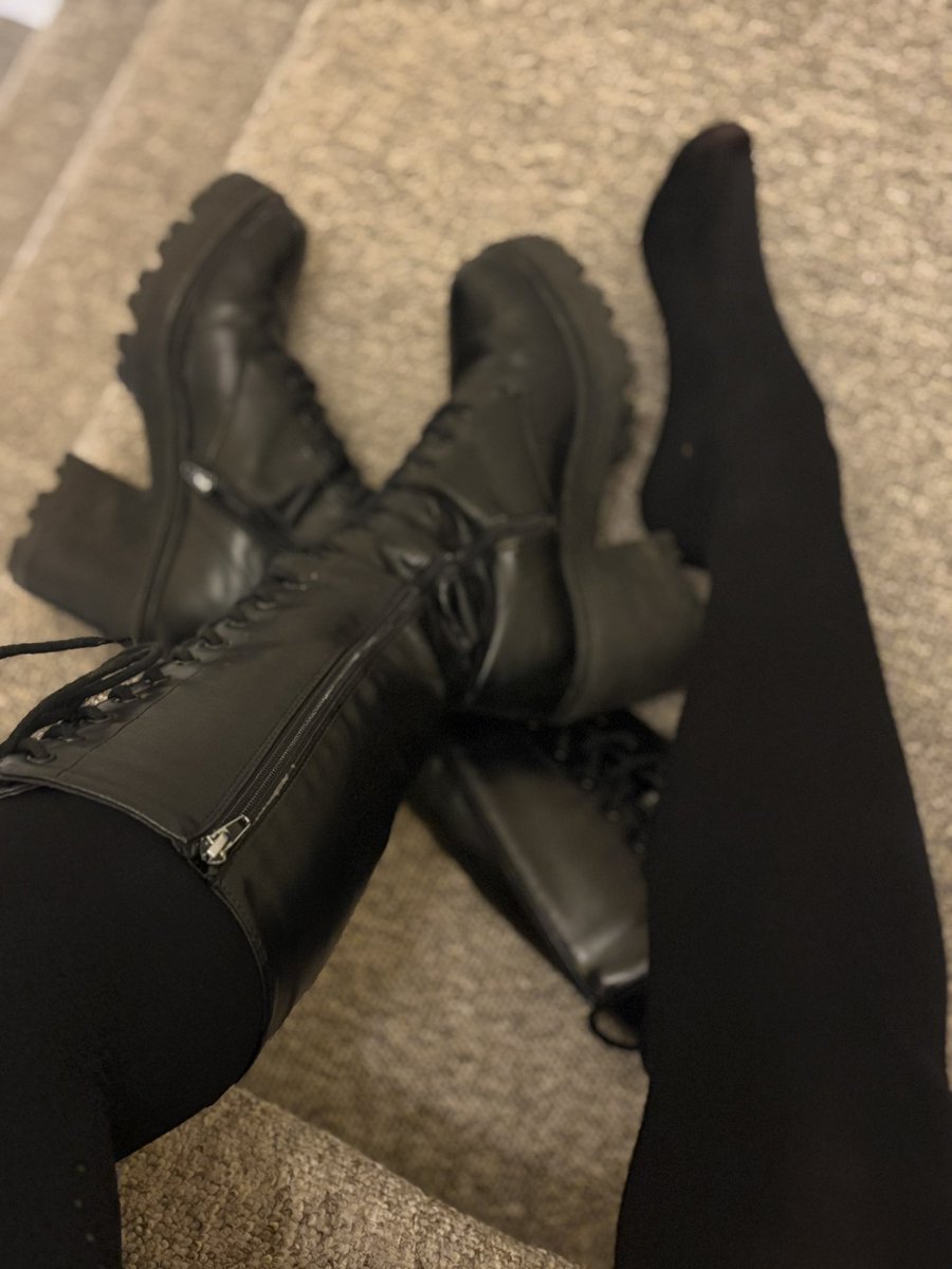 Weekend away from social media 

Spending time with my family 

Lots of tights worn over the few past days and ready to be sold