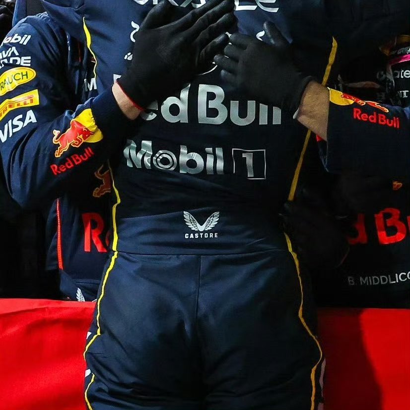 lecsfuckinggo's tweet image. mclaren double dsq possible by the grace of god and max’s insanely good teeny waist racesuit
