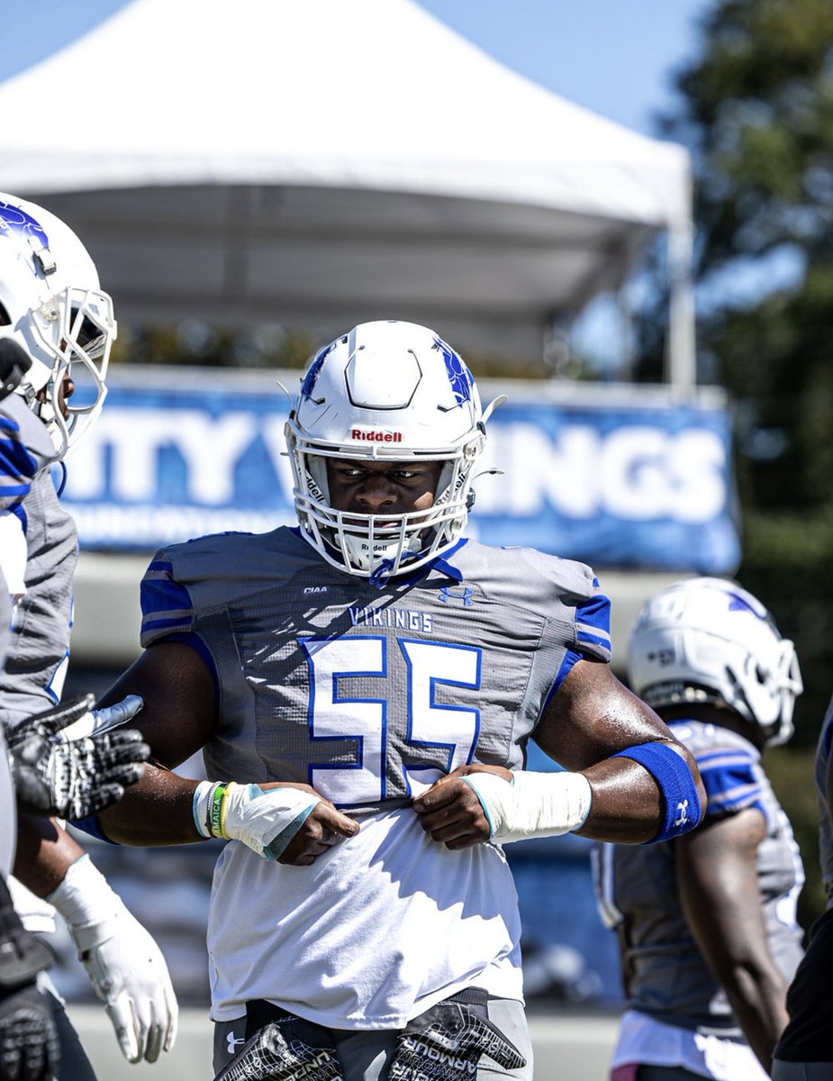 6’2 280 Transfer DT 
2 years of eligibility + Redshirt 

9 games played 
32 Total tackles 9TFLS
 3 Sacks 15 QB Hurries

youtu.be/dnKXhNX5wJY?si…